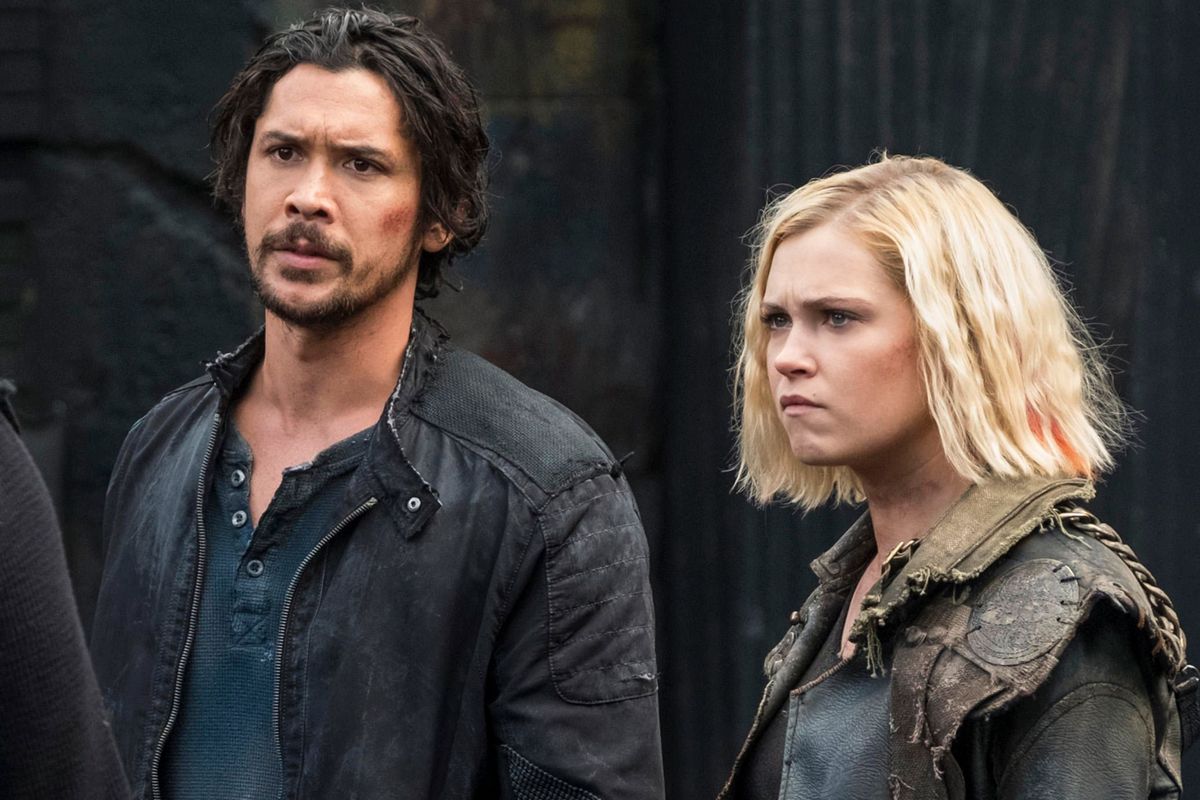 The 100: Bellamy and Clarke's Season 6 Relationship Is ... Complicated
