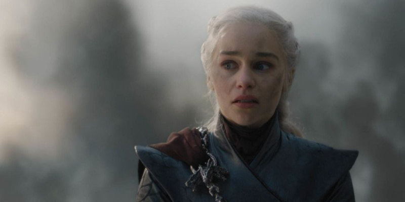   Daenerys Targaryenas nusprendė išžudyti karalių's Landing in 'The Bells' Game of Thrones episode