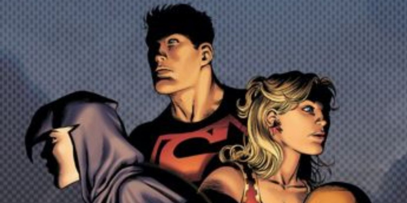   จากซ้ายไปขวา: Raven, Superboy (Connor Kent) และ Wonder Girl (Cassie Sandsmark) มองไปคนละทาง