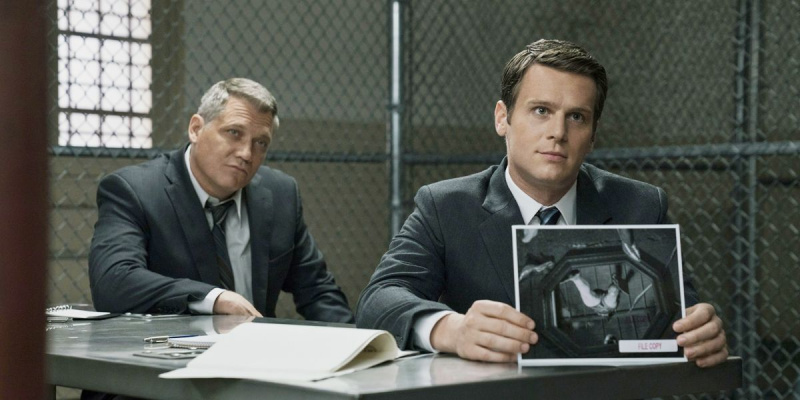  Holden Ford และ Bill Tench ใน Mindhunter
