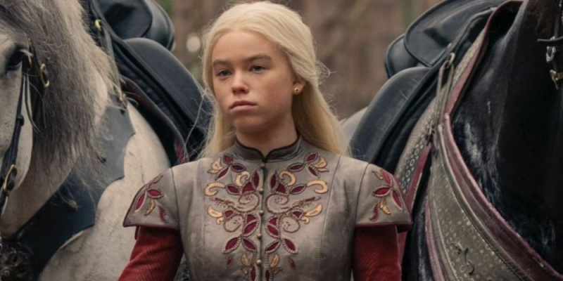  Milly Alcock Rhaenyra Targaryenina elokuvassa House of the Dragon