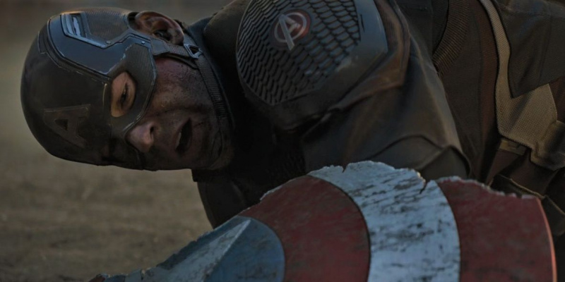  Kapteinis Amerika's shield is broken by Thanos in Avengers: Endgame