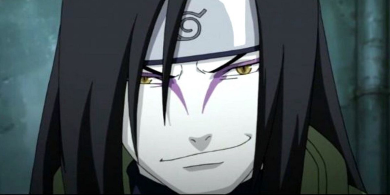   Orochimaru se usmívá v Narutovi.