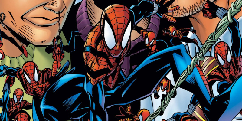   Diverses variantes de Spider-Man se balancent à travers la ville.