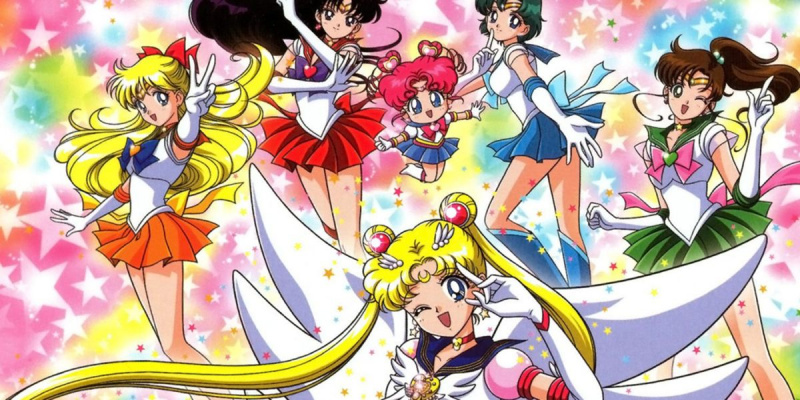   Sailor Moon menampilkan Inner Scouts dan Sailor Chibi Chibi