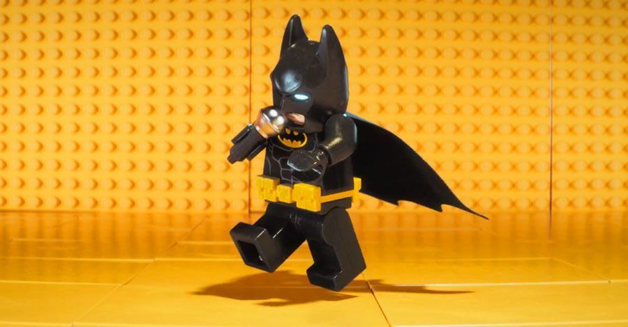 Tume rüütel viskab mikrofoni LEGO Batmani teaserisse