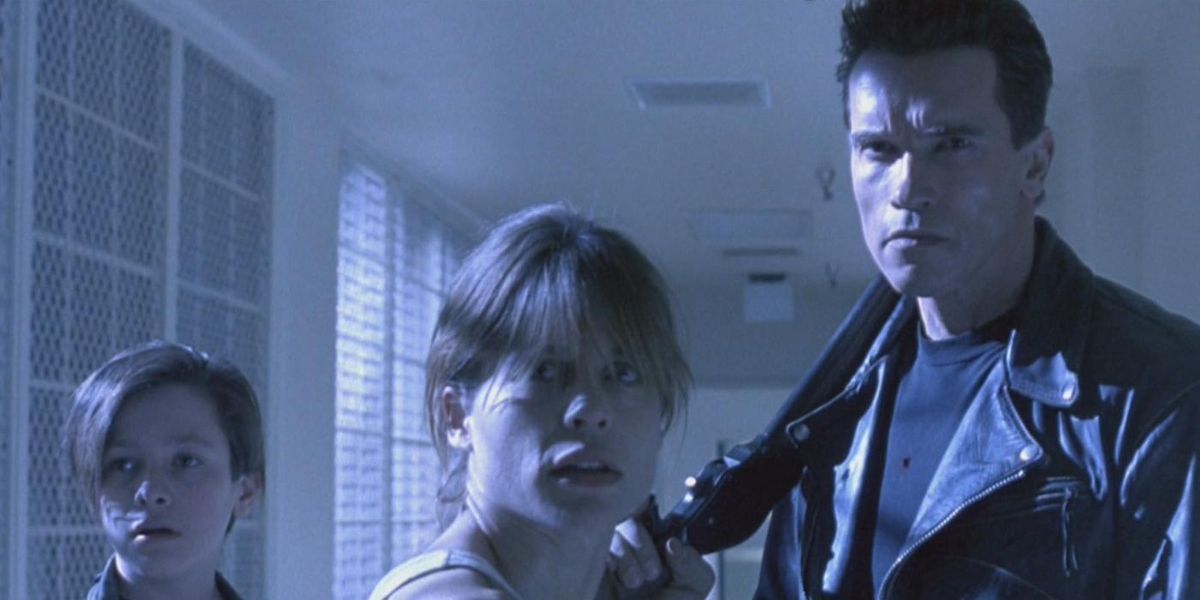 Kas padara Terminator 2: sprieduma dienu par perfektu turpinājumu