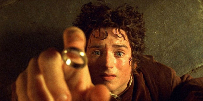  سيد الخواتم - إيليا وود's Frodo with One Ring