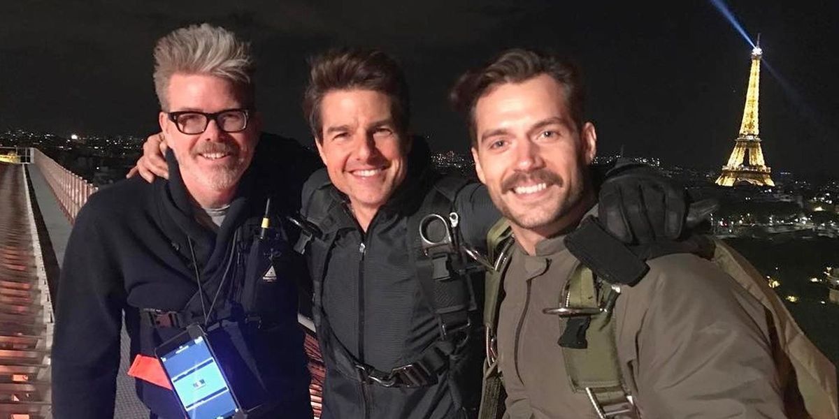 Henry Cavill väger in sig på Tom Cruises Superhero Potential