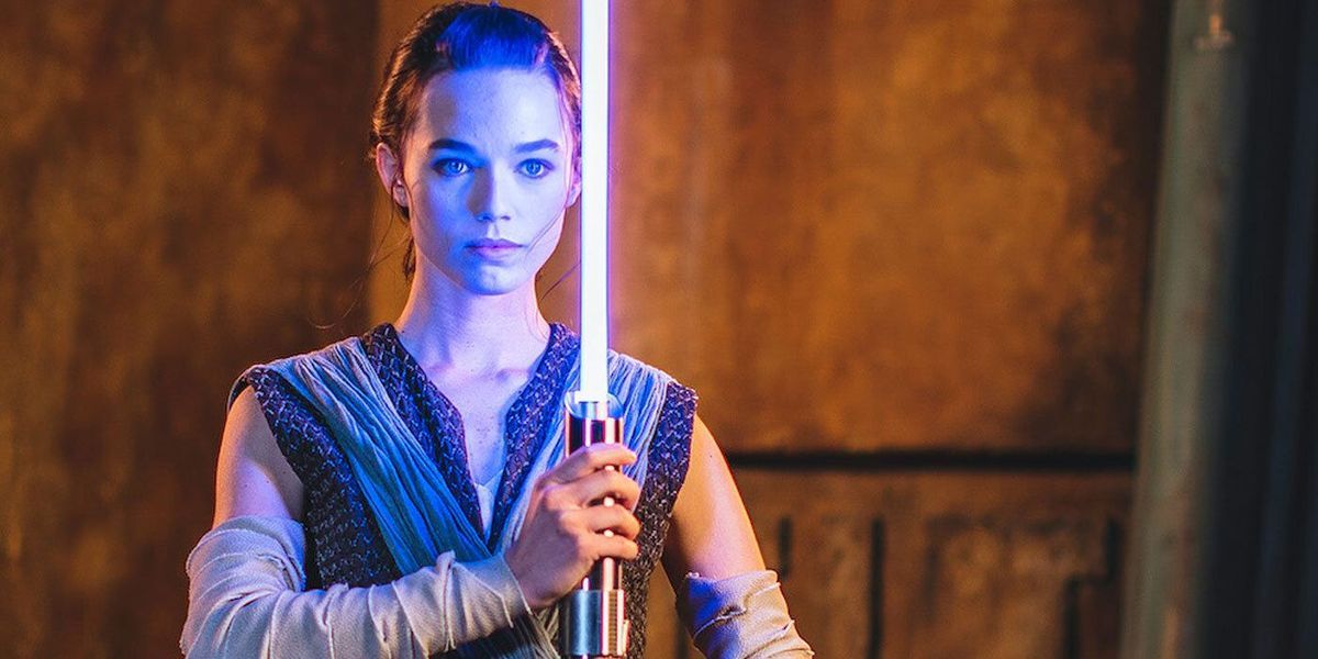 Star Wars: Galactic Starcruiser Promo debuterer ny 'ekte' lyssabel