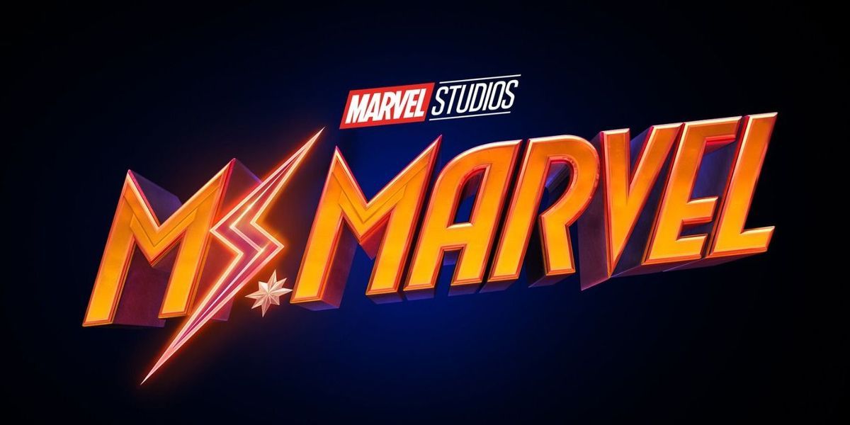 Paní Marvel Set Video ukazuje Kamala Khan oblečenou jako Captain Marvel