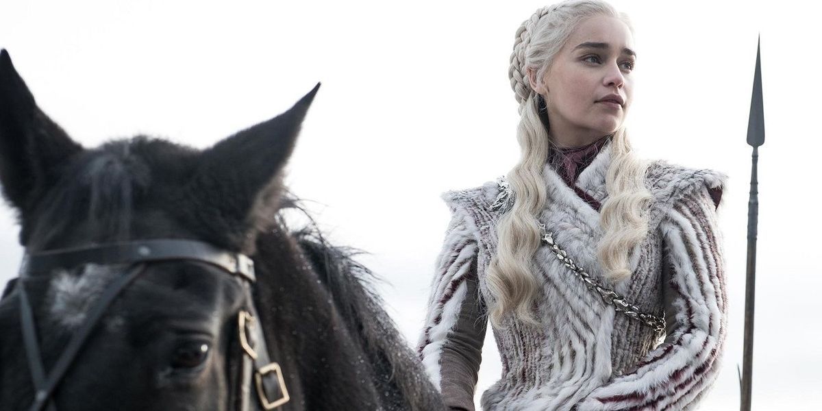 Το Emilia Clarke Slams του Sex of Double Standard του Game of Thrones στο πώς αντιμετωπίστηκαν οι γυναίκες Castmembers