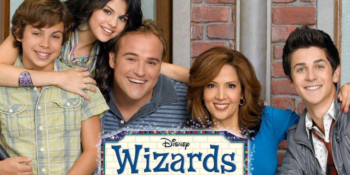 Có phải Disney + Censoring Cleavage trên Wizards of Waverly Place?