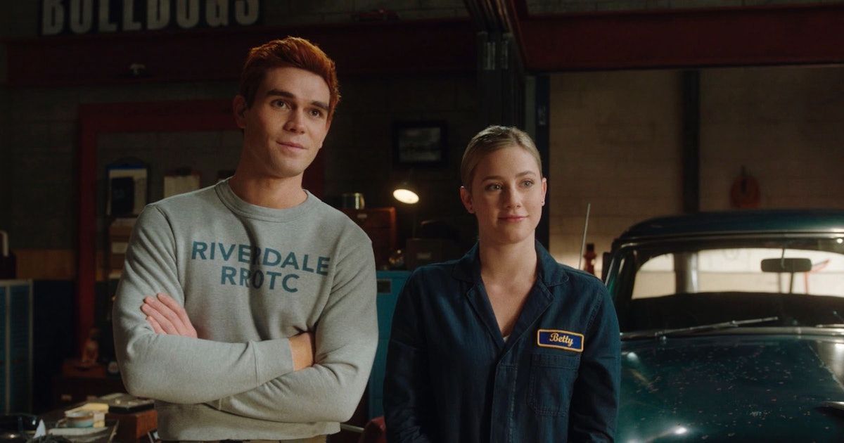 Riverdale Boss siger, at Betty og Archies forhold er mere end 'Booty Calls'