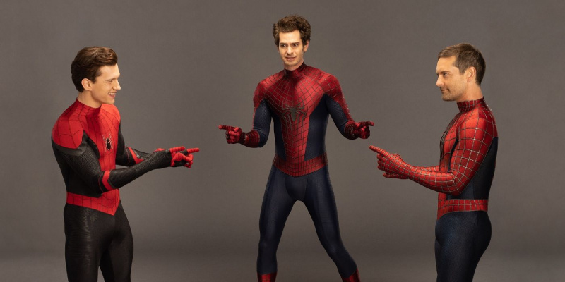   Tom Holland, Andrew Garfield และ Tobey Maguire สร้างมีม Spider-Man ที่มีชื่อเสียงสำหรับ No Way Home
