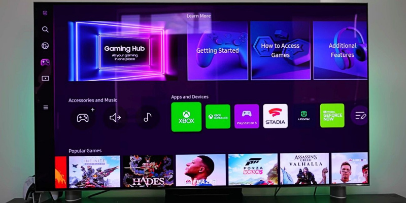   Εικόνα που απεικονίζει τη Samsung's Gaming Hub on one of the TVs from the 2022 lineup.