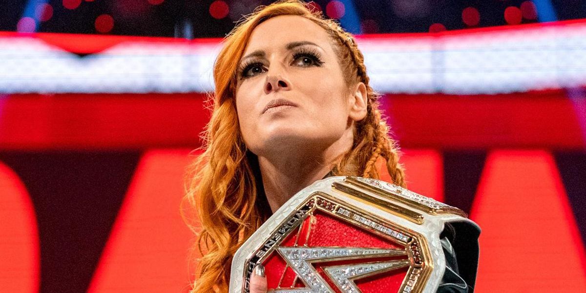 Becky Lynch supostamente assinou um novo contrato com a WWE